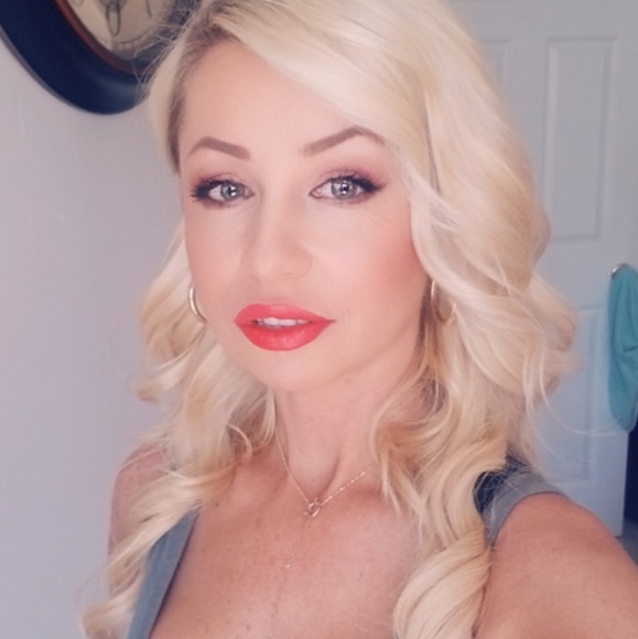 ~[BETTY'S BOUTIQUE]~ - Picture 3 of 3